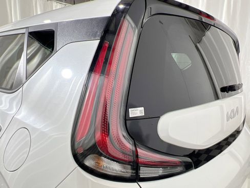 Used 2024 Kia Soul LX w/ Option Group 015 image 16