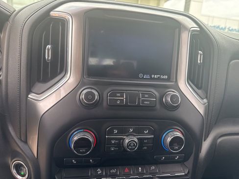 Used 2020 Chevrolet Silverado 2500 LTZ w/ Z71 Off-Road Package AWD/4WD image 18