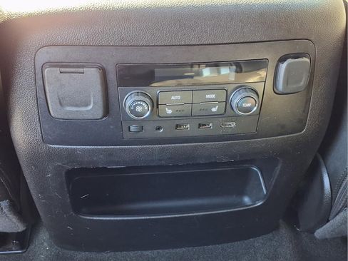 Used 2018 Chevrolet Tahoe LT image 22