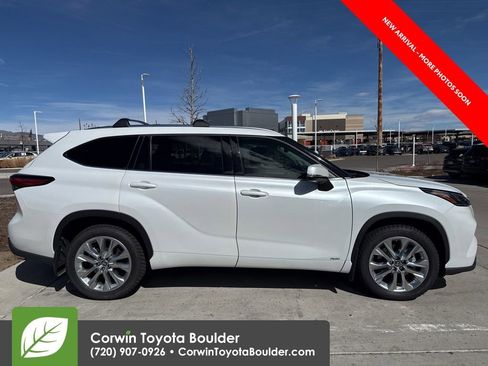 Used 2022 Toyota Highlander Limited image 8