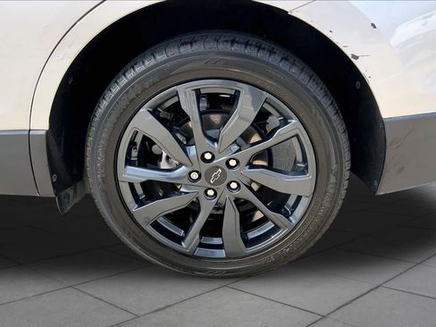 Certified 2022 Chevrolet Equinox RS w/ Infotainment Package FWD image 11
