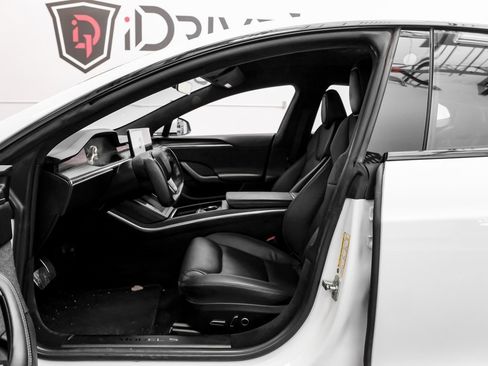 Used 2023 Tesla Model S image 4