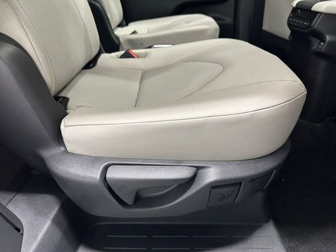 Used 2025 Toyota Grand Highlander AWD image 56