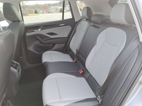 New 2026 Volkswagen Tiguan SE FWD image 14