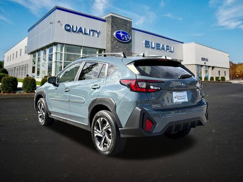 Used 2024 Subaru Crosstrek 2.0i Premium AWD/4WD image 2