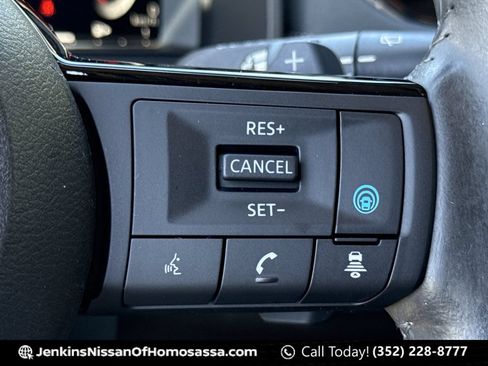 Certified 2021 Nissan Rogue Platinum FWD image 37