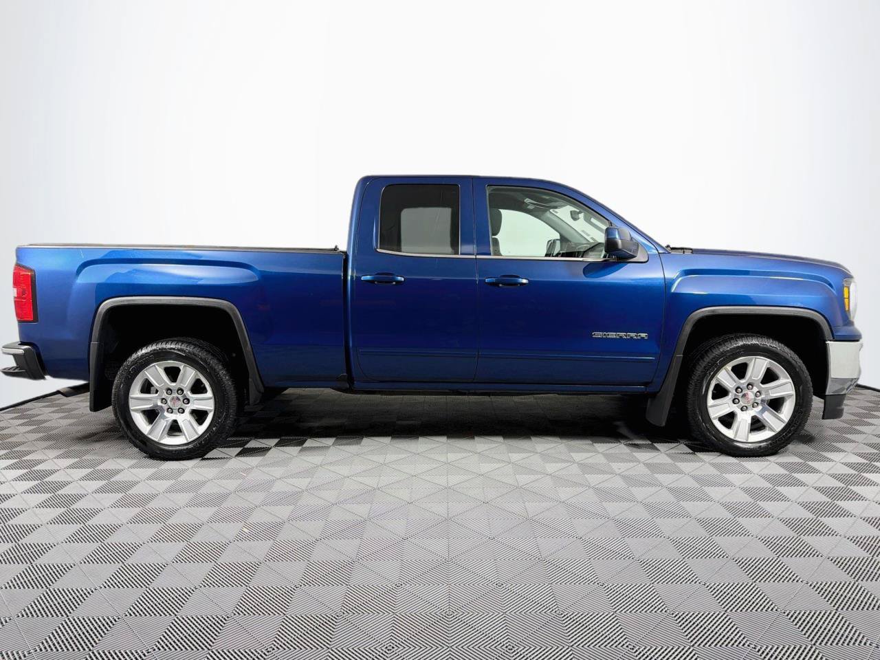 Used 2017 GMC Sierra 1500 SLE AWD/4WD image 25