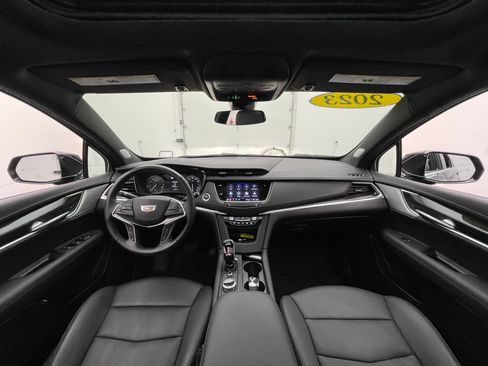Used 2023 Cadillac XT5 Premium Luxury FWD image 3