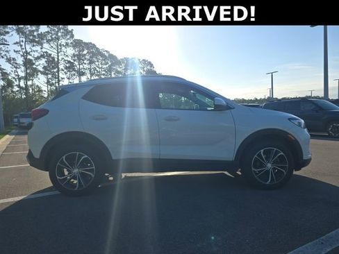 Used 2022 Buick Encore GX Select AWD/4WD image 3