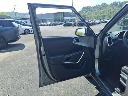 Certified 2023 Kia Soul LX FWD image 10