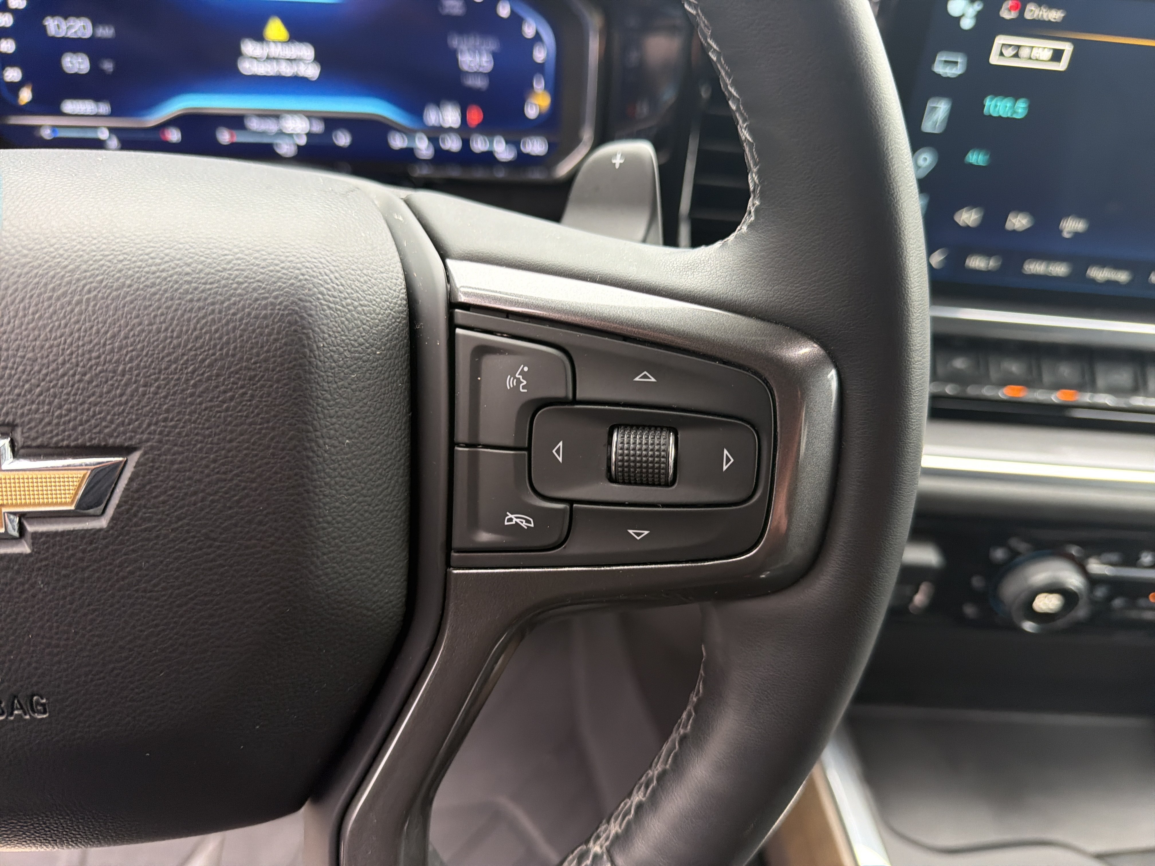 Used 2023 Chevrolet Silverado 1500 High Country w/ Technology Package AWD/4WD image 20