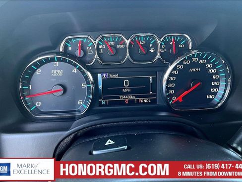 Used 2018 GMC Yukon SLT AWD/4WD image 11