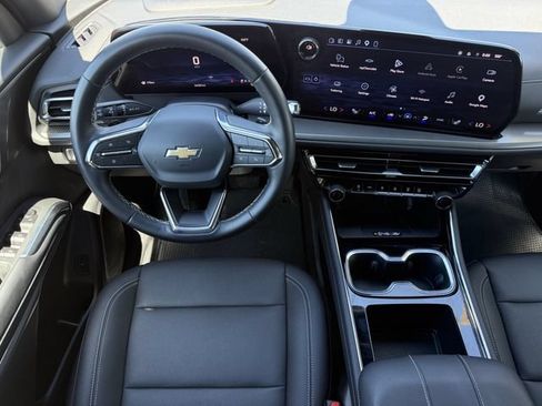 Certified 2026 Chevrolet Traverse LT FWD image 12