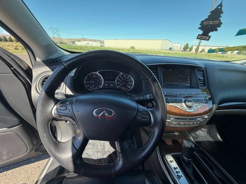 Used 2013 INFINITI JX35 AWD w/ Premium Pkg image 8