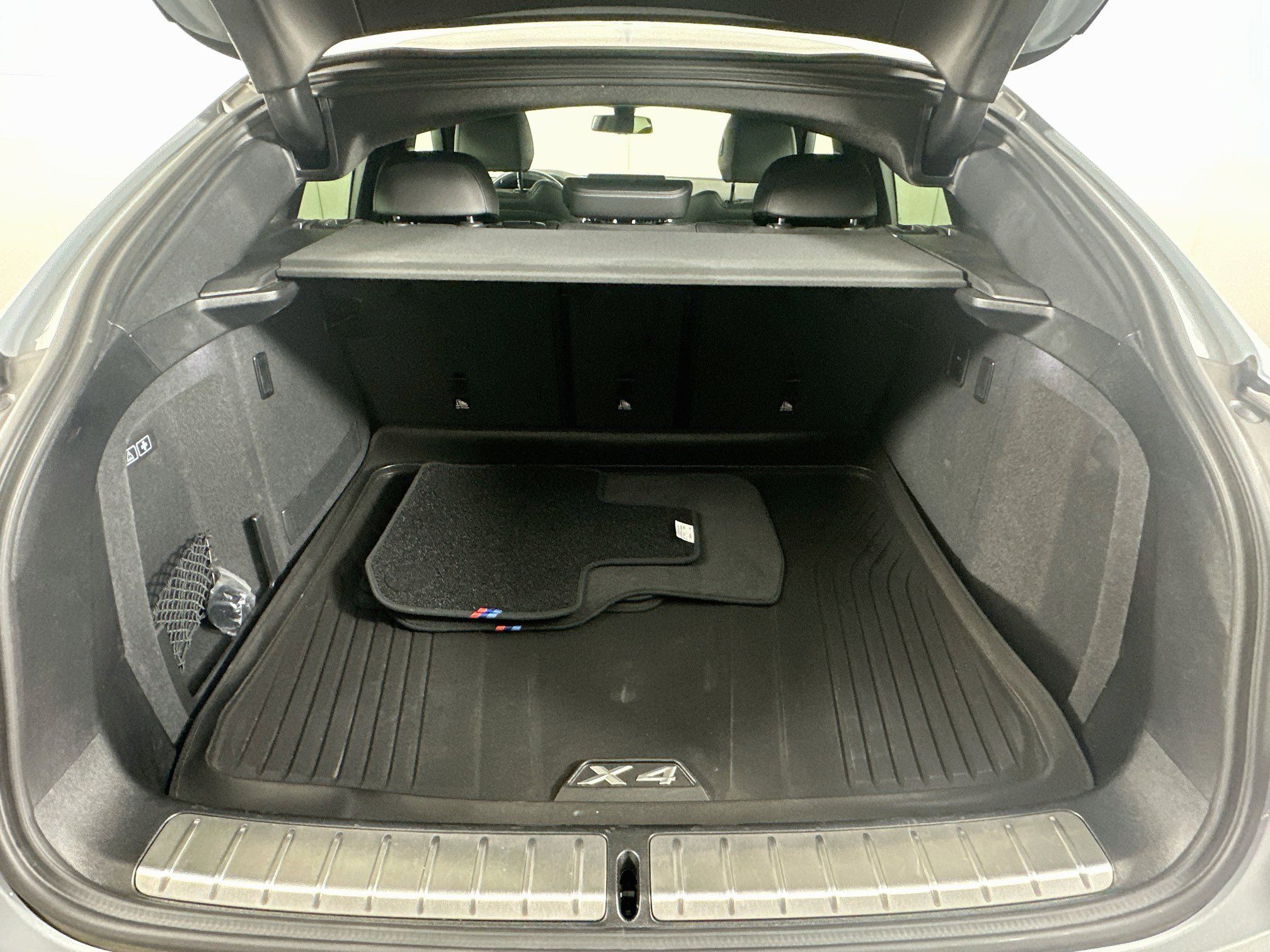 Used 2022 BMW X4 xDrive30i w/ M Sport Package AWD/4WD image 30