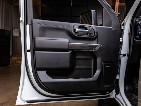 Used 2022 Chevrolet Silverado 2500 LTZ w/ LTZ Plus Package image 34