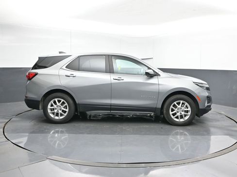 Used 2023 Chevrolet Equinox LT w/ Driver Convenience Package image 6