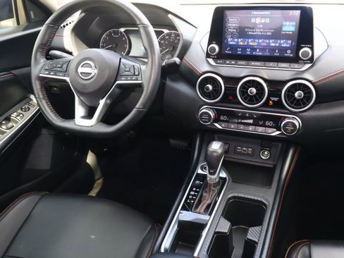 Used 2025 Nissan Sentra SR w/ SR Premium Package FWD image 10
