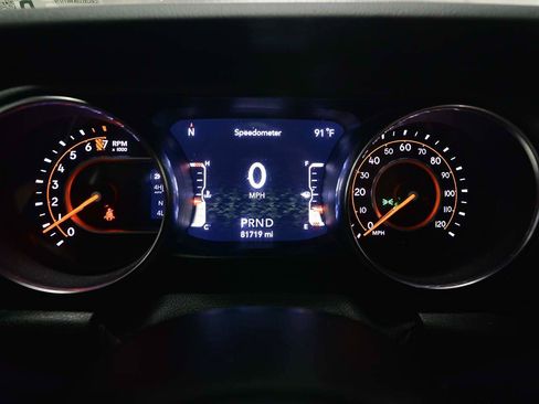 Used 2019 Jeep Wrangler Unlimited Sahara w/ Quick Order Package 24M Moab AWD/4WD image 15
