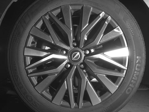 Used 2025 Nissan Altima 2.5 SV image 12