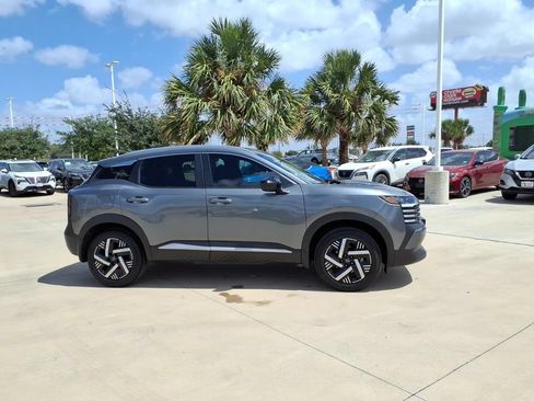 Used 2026 Nissan Kicks SV FWD image 6