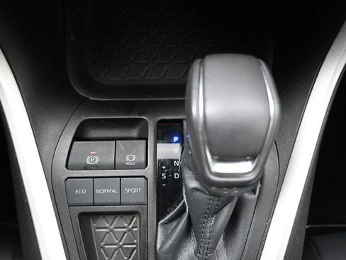 Used 2023 Toyota RAV4 XLE Premium image 9