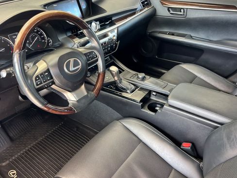 Used 2016 Lexus ES 350 w/ Premium Package w/Wood Trim FWD image 11