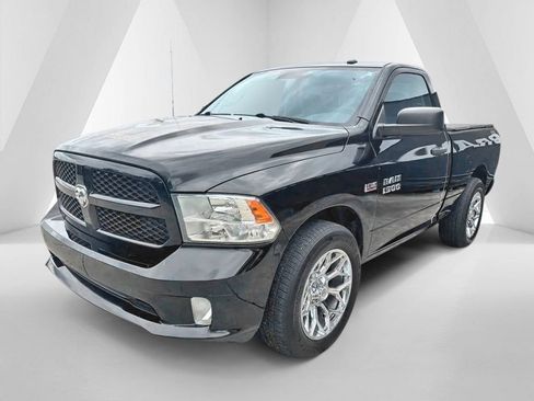 Used 2015 RAM 1500 Express RWD image 3