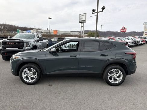 New 2026 Chevrolet Trax LS w/ LS Convenience Package FWD image 10