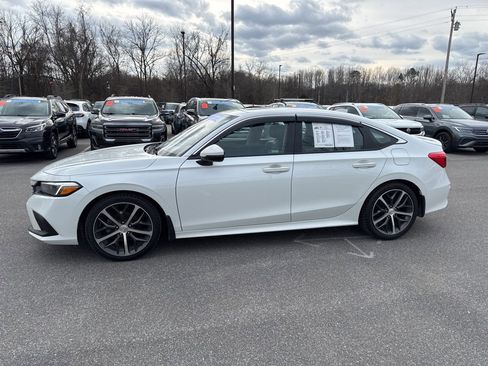 Used 2023 Honda Civic Touring image 4