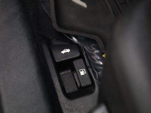 Used 2016 Toyota Camry SE FWD image 12