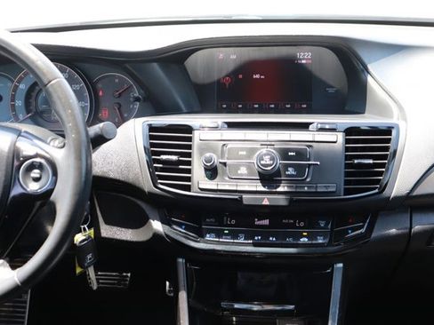 Used 2016 Honda Accord Sport image 16