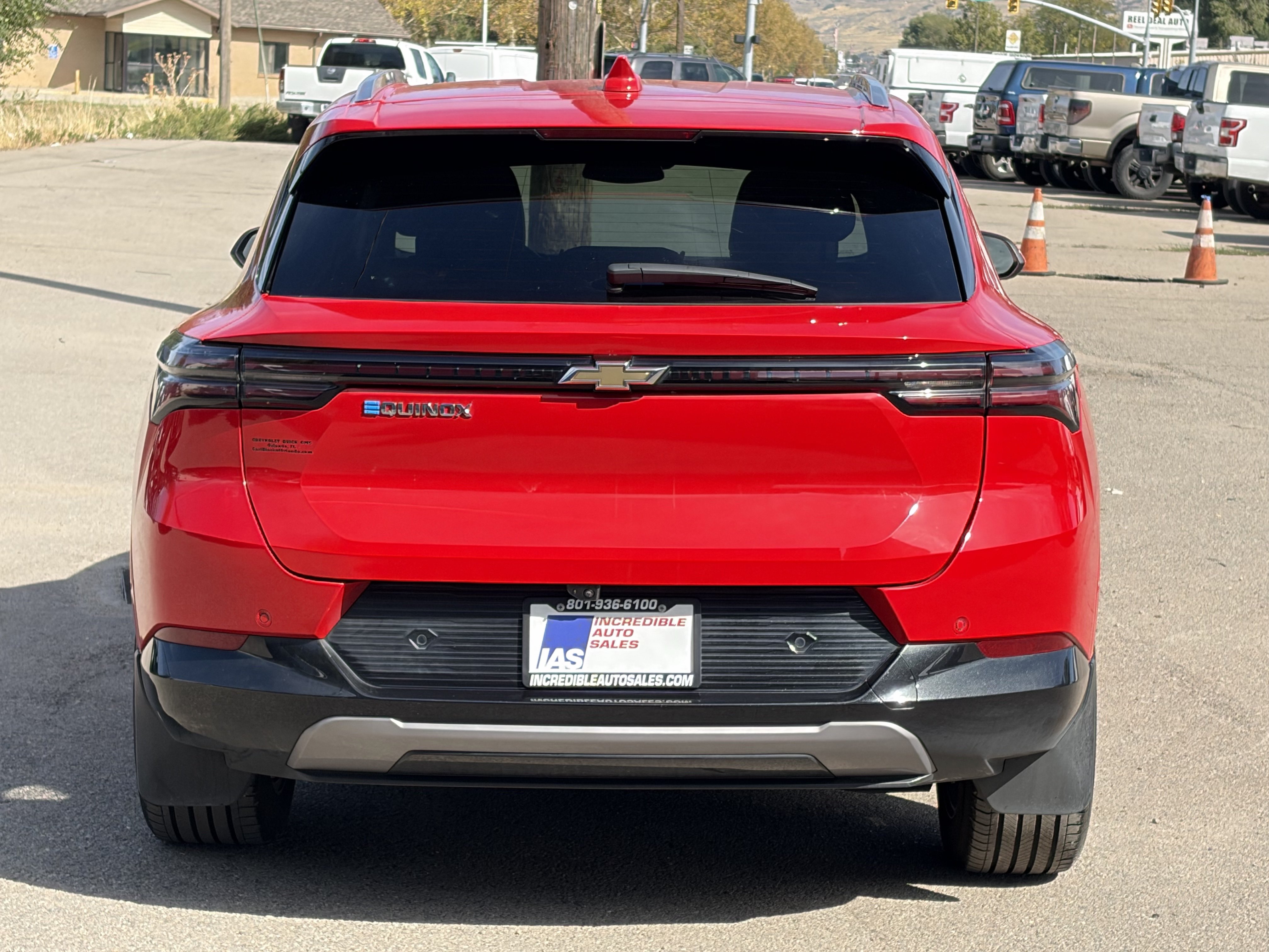 Used 2024 Chevrolet Equinox EV LT w/ LPO, Active Package FWD image 5