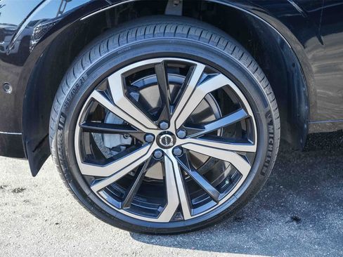 Used 2022 Volvo XC60 T8 R-Design w/ Advanced Package image 9