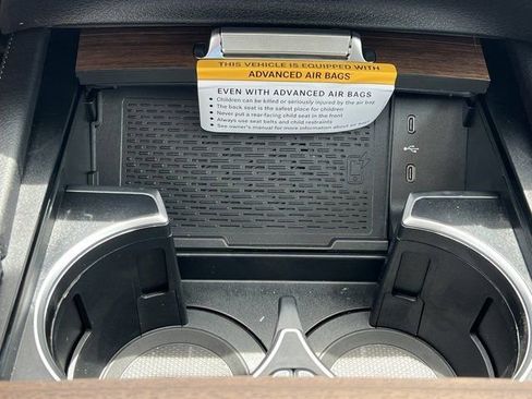 Used 2024 Mercedes-Benz GLE 350 4MATIC image 29