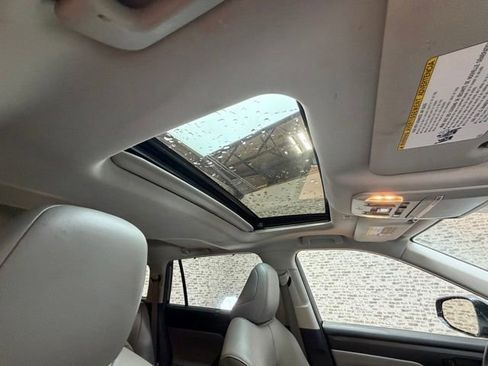 Used 2021 Toyota Highlander XLE FWD image 10