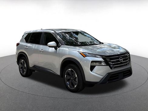 Used 2025 Nissan Rogue SV FWD image 4