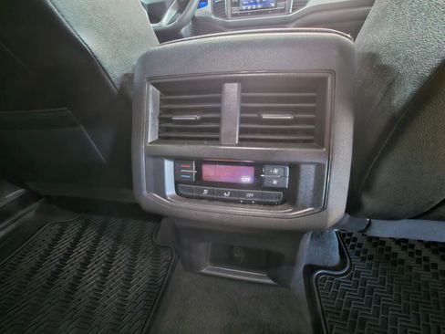 Used 2022 Volkswagen Atlas SE FWD image 22