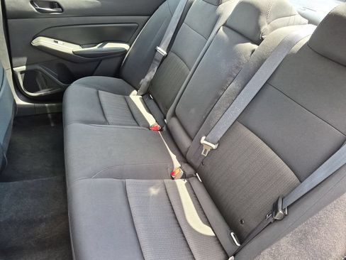 Used 2025 Nissan Altima 2.5 SV FWD image 27