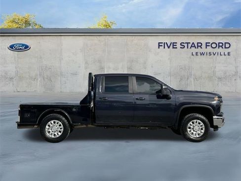 Used 2024 Chevrolet Silverado 2500 LT AWD/4WD image 3