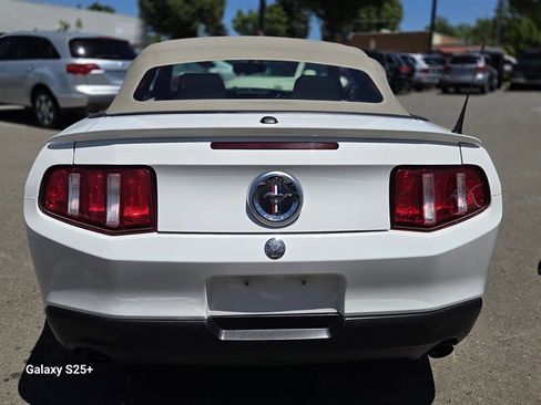 Used 2011 Ford Mustang Premium w/ 201A Rapid Spec Order Code RWD image 4
