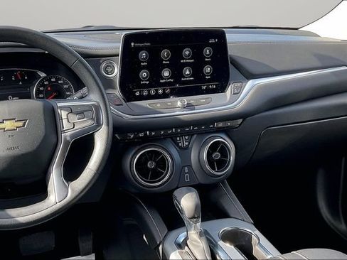 Used 2025 Chevrolet Blazer LT AWD/4WD image 6