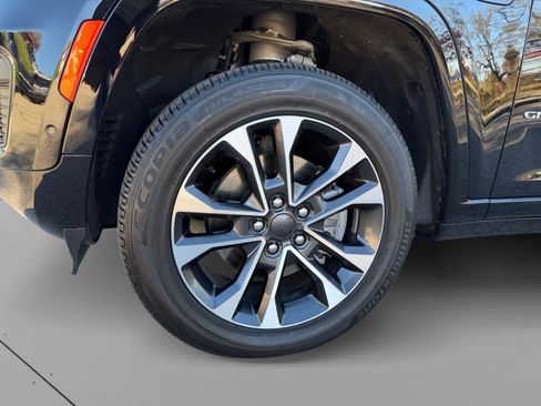Used 2023 Jeep Grand Cherokee Overland w/ Advanced Protech Group III image 19