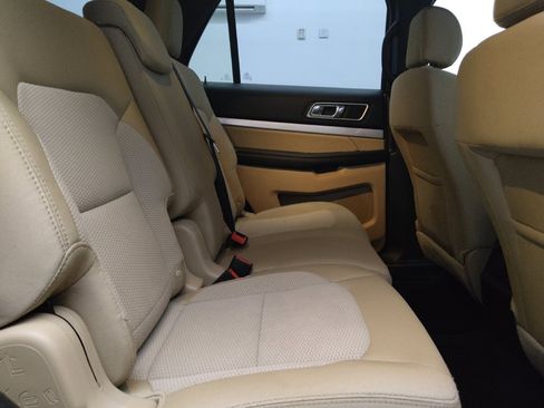 Used 2016 Ford Explorer XLT FWD image 19