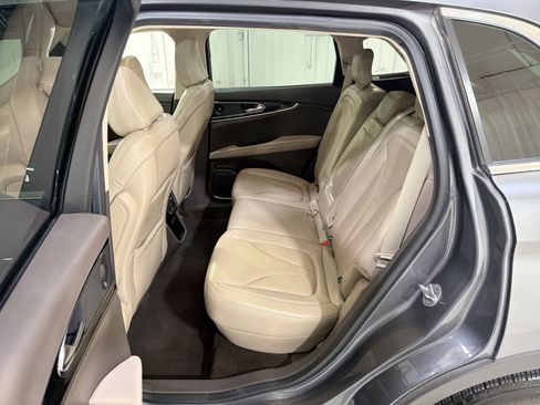 Used 2022 Lincoln Nautilus Reserve w/ Equipment Group 201A image 25