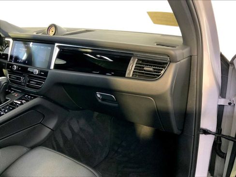 Certified 2022 Porsche Macan S image 22