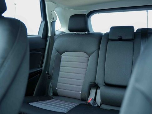 Used 2022 Ford Edge SE image 33