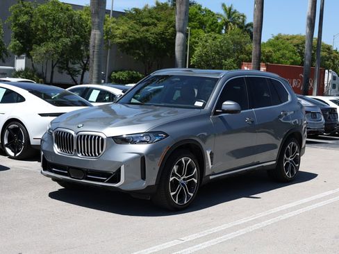 Used 2025 BMW X5 xDrive40i w/ Parking Assistance Package AWD/4WD image 1
