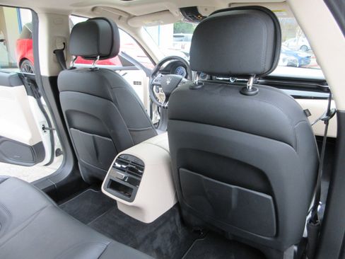 Used 2022 Maserati Quattroporte Modena image 33