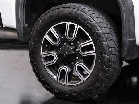 Used 2020 GMC Sierra 2500 AT4 w/ AT4 Premium Package AWD/4WD image 57